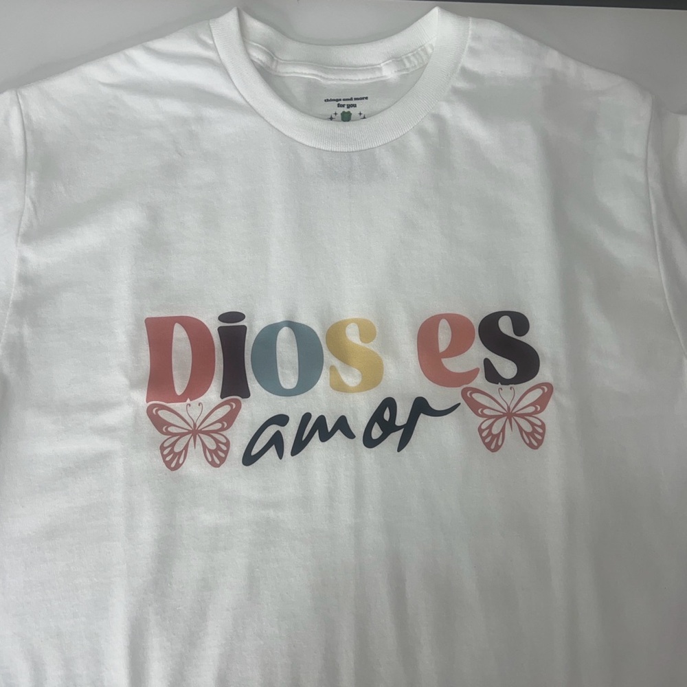 Christian "Dios es Amor" Faith T-Shirt | Inspirational Graphic Tee [Size S